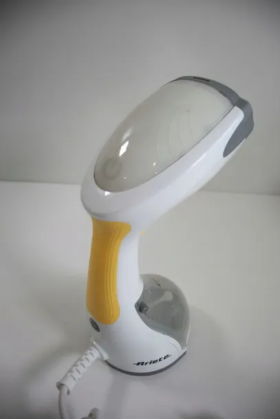 steamer-do-ubran-ariete-4167-1200-w-rodzaj-stopy-stalowa