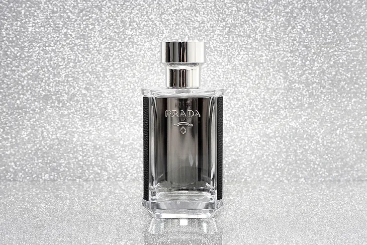 woda-toaletowa-prada-100-ml-kod-producenta-8435137749607-grupa-zapachowa-drzewna