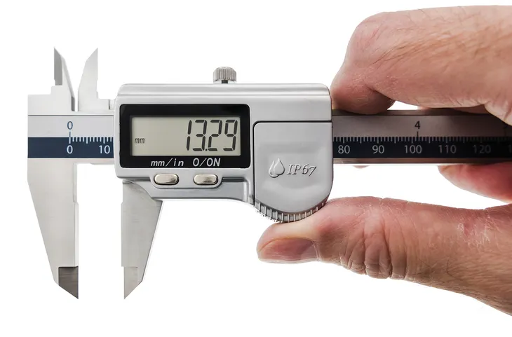 suwmiarka-elektroniczna-limit-150-mm-waga-z-opakowaniem-0-42-kg