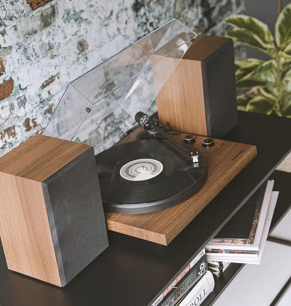 gramofon-winylowy-crosley-c62-walnut-naped-paskowy