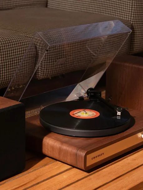 gramofon-winylowy-crosley-c65-walnut-szerokosc-produktu-42-cm
