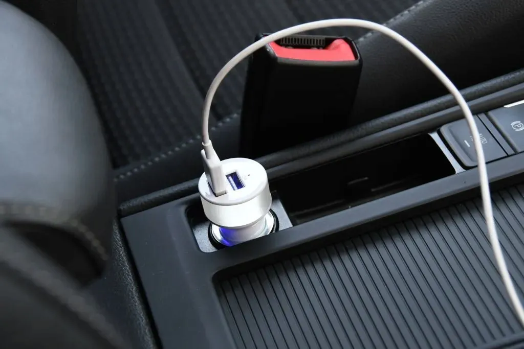 adapter-do-ladowania-2-x-usb