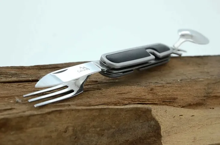 scyzoryk-camping-9cm-liczba-dodatkowych-narzedzi-5