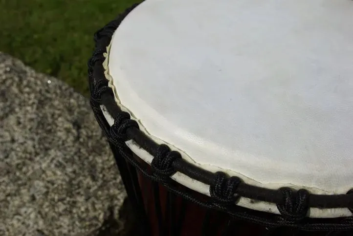 afrykanski-beben-djembe-70-cm-stan-nowy