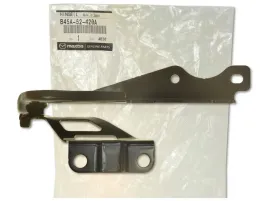zawias-maski-lewy-b45a-52-420a-oe-mazda3