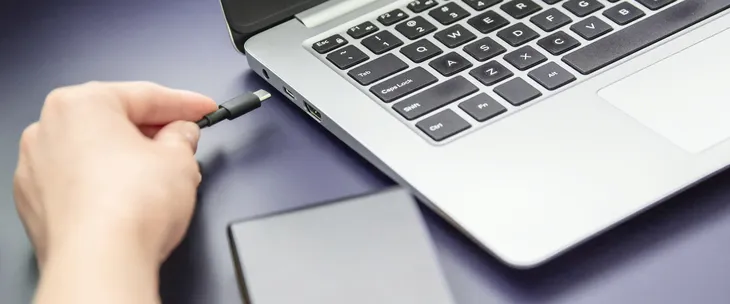 kabel-qoltec-usb-typ-c-usb-typ-c-3-m-czarny-kolor-czarny-certyfikat-ce