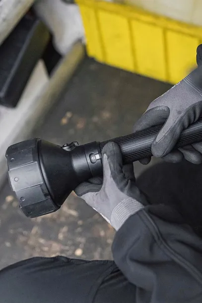 latarka-ledlenser-p21r-usb-c-zasilanie-akumulatorowe