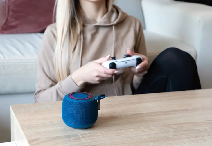 glosnik-bluetooth-savio-bs-042-5w-niebieski-glebokosc-produktu-9-5-cm