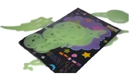 naklejki-fluorescencyjne-na-sufit-sciane-swiecace