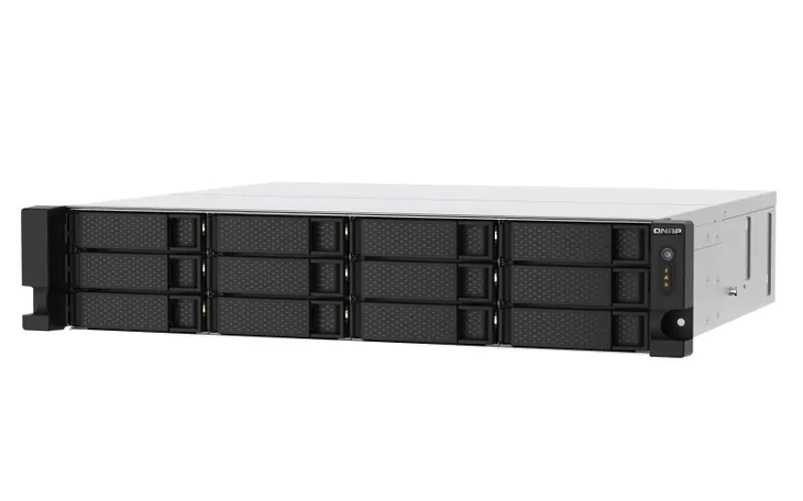 qnap-ts-1273au-rp-8g-liczba-zainstalowanych-dyskow-0