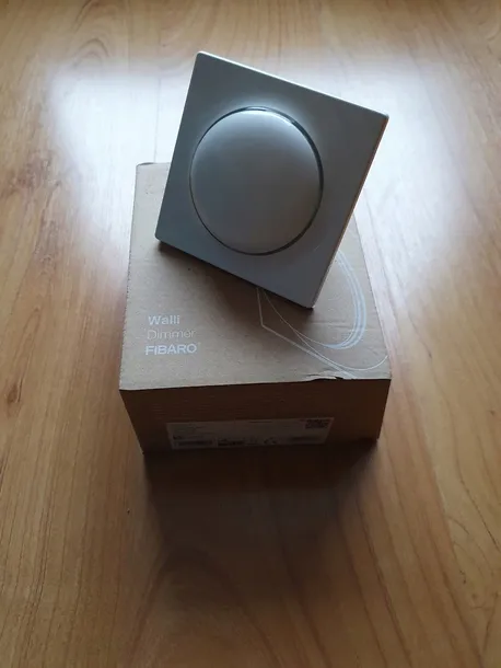 gniazdko-fibaro-walli-dimmer-z-wave-kod-producenta-fgwdeu-111