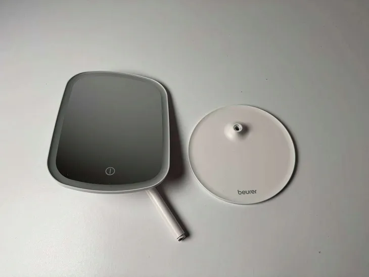 lusterko-stojace-srebrny-beurer-marka-beurer