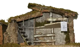 euromarchi-boze-narodzenie-szopk-drewno-sloma-i-mech-65-x-30-x-39-cm