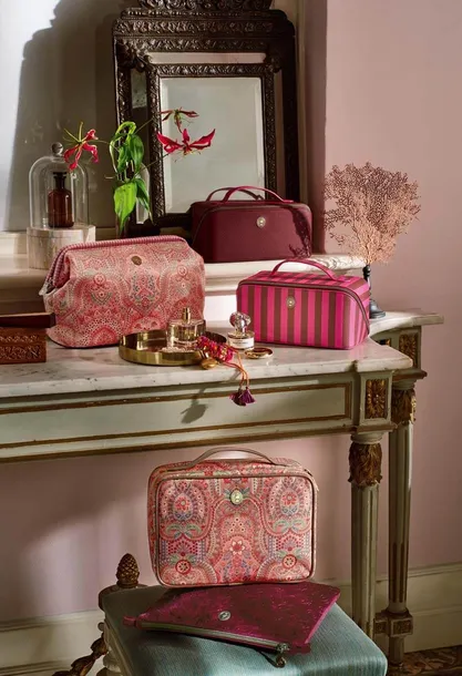 kosmetyczka-cyrille-medium-red-pip-studio-marka-inna-marka