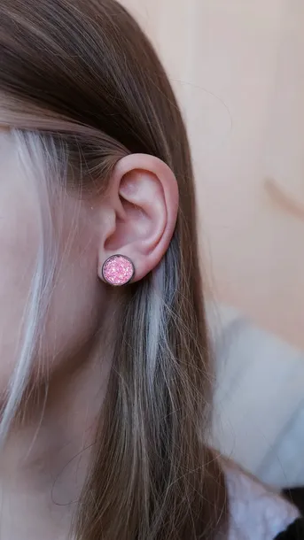 kolczyki-sztyfty-glitter-pink-marka-yila