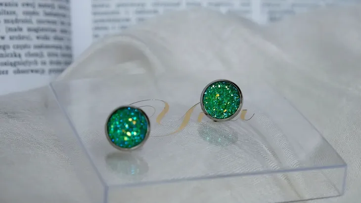 kolczyki-sztyfty-glitter-green-marka-yila