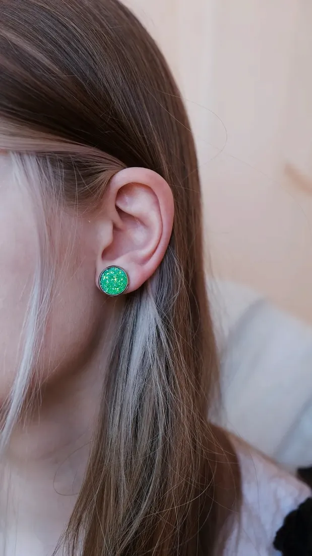 kolczyki-sztyfty-glitter-green