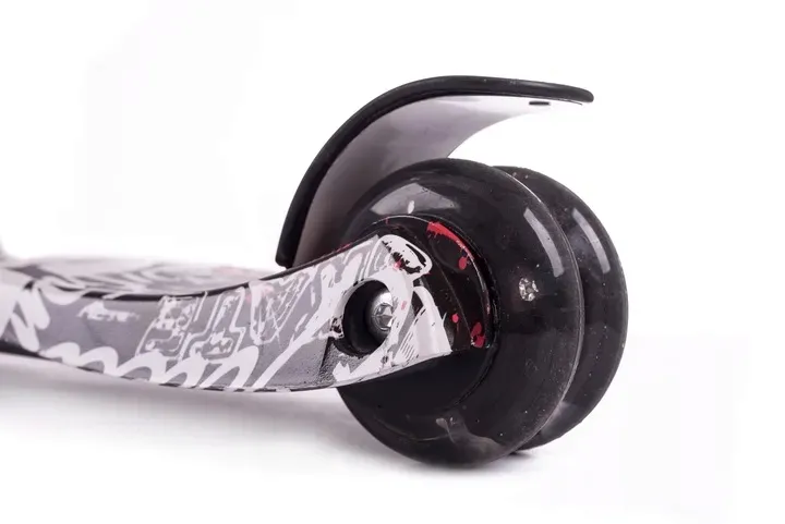 hulajnoga-dziecieca-3-kolowa-balansowa-led-graffiti-regulowana-dla-dzieci-stan-nowy-hamulec-tak