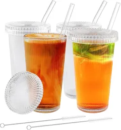 szklanki-do-napojow-ryflowane-z-pokrywka-i-slomkami-zestaw-4-szt