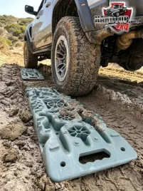 trapy-piaskowe-blotne-podkladka-podnosnik-akcesoria-4x4-zestaw-2-szt