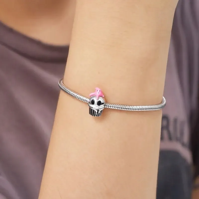 gnoce-charms-skull-cupcake