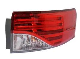 toyota-avensis-t27-kombi-lampa-tylna-led-prawa