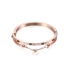bransoletka-rose-gold-z-wiszacym-serduszkiem