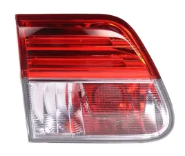 toyota-avensis-t27-kombi-lampa-tylna-lewa-w-klape