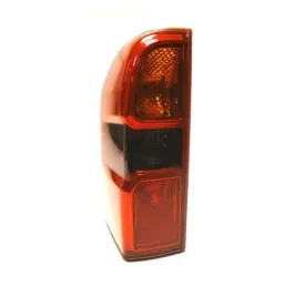 nissan-patrol-y61-04-09-lampa-tylna-lewa