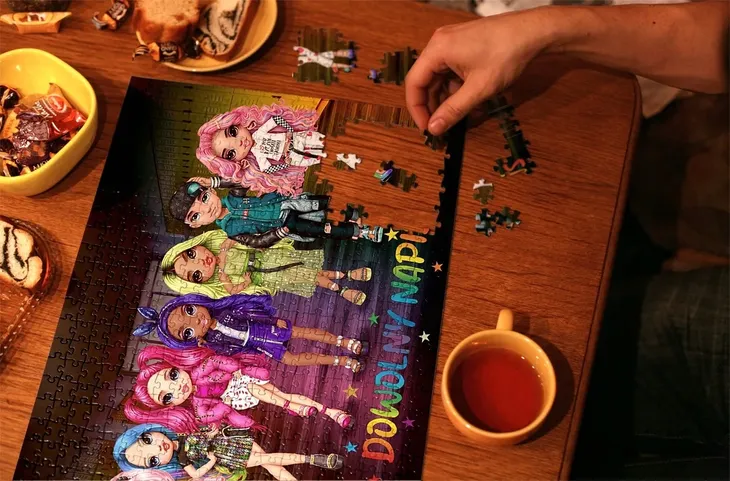 puzzle-rainbow-high-z-twoim-napisem-252-el-stan-nowy