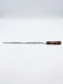 szpikulec-stalowy-do-szaszlykow-75-cm-z-drewniana-raczka-trwaly-wielokro