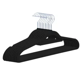 czarne-wieszaki-welurowe-do-ubran-szafy-garderoby-z-poprzeczka-na-ubrania