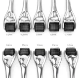 derma-roller-540-ce-rose-or-mikroigly-tytanowe-02mm-zawiera-baterie-nie