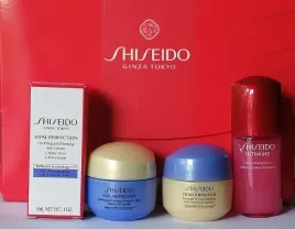 shiseido-vital-perfection-zestaw-upominkowy-prezent-4-miniatury-kosmetyczka