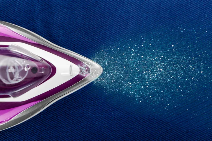 zelazko-eldom-da35-f-pojemnosc-zbiornika-na-wode-400-ml