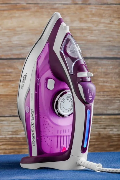 zelazko-eldom-da35-f-silne-uderzenie-pary-130-g-min