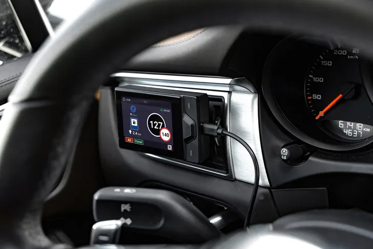 antyradar-yanosik-rs-waga-z-opakowaniem-0-3-kg-marka-yanosik