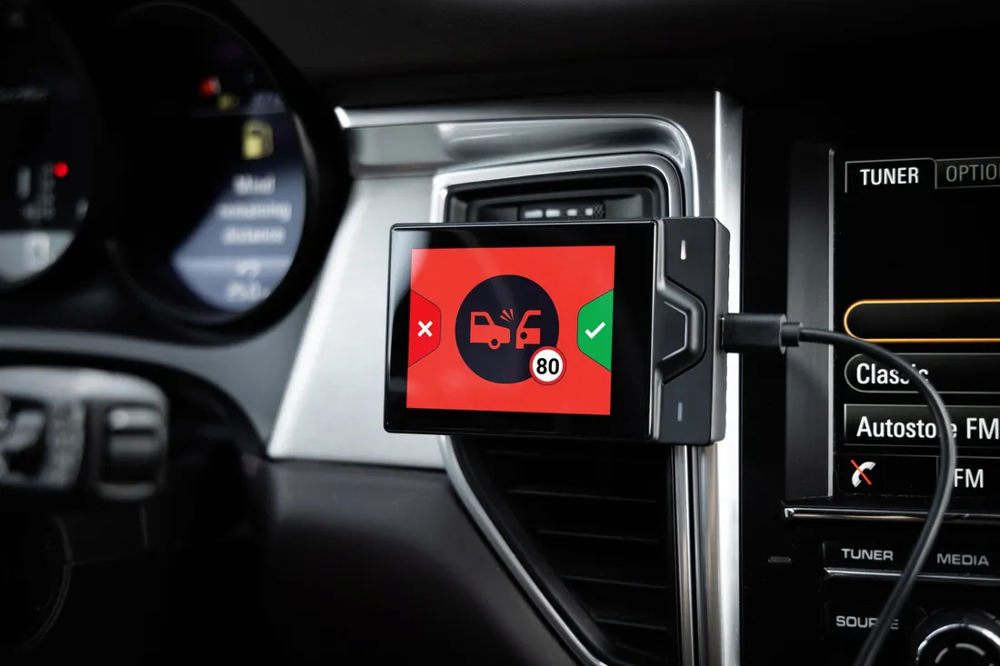 antyradar-yanosik-rs-waga-z-opakowaniem-0-3-kg