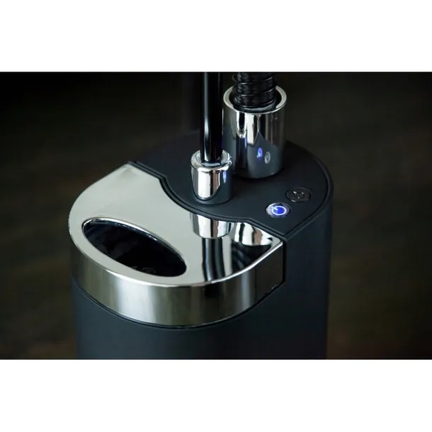 steamer-do-ubran-steamone-eumi100b-2000-w-pojemnosc-zbiornika-na-wode-1000-ml