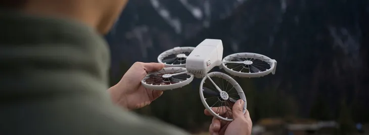 dron-dji-flip-gl-8000-m-3110-mah-zasieg-kontroli-lotu-8000-m