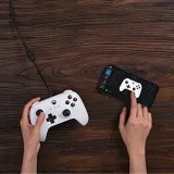 pad-8bitdo-8bmuww-do-xbox-series-x-bialy-zasilanie-usb