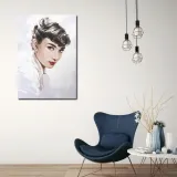 obraz-na-plotnie-audrey-hepburn-w-bieli-40x60-stan-nowy