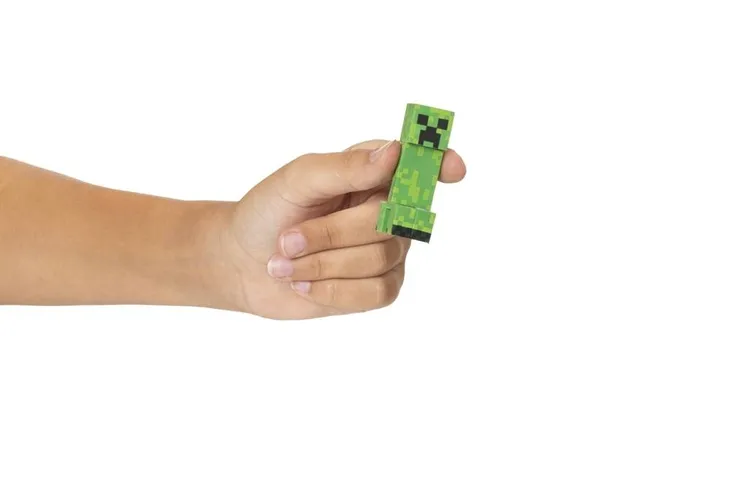 figurka-pmi-minecraft-wiek-dziecka-3-lata