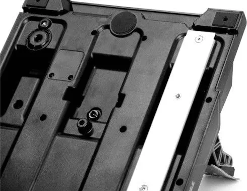 elementy-montazowe-do-podnozka-kokpitu-thrustmaster-t-lcm-waga-z-opakowaniem-0-38-kg-zawiera-baterie-nie