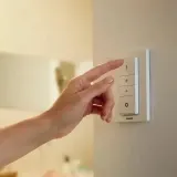 spot-okragly-philips-hue-czarny-waga-z-opakowaniem-2-35-kg