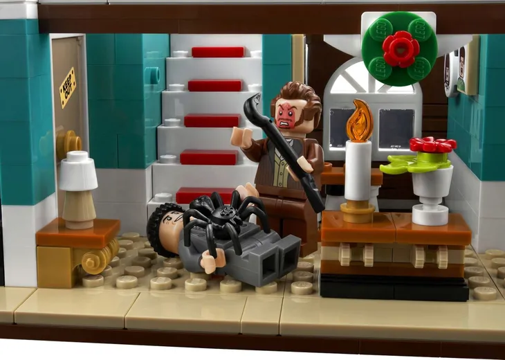 klocki-lego-home-alone-21330-3955-elementow-18-marka-lego