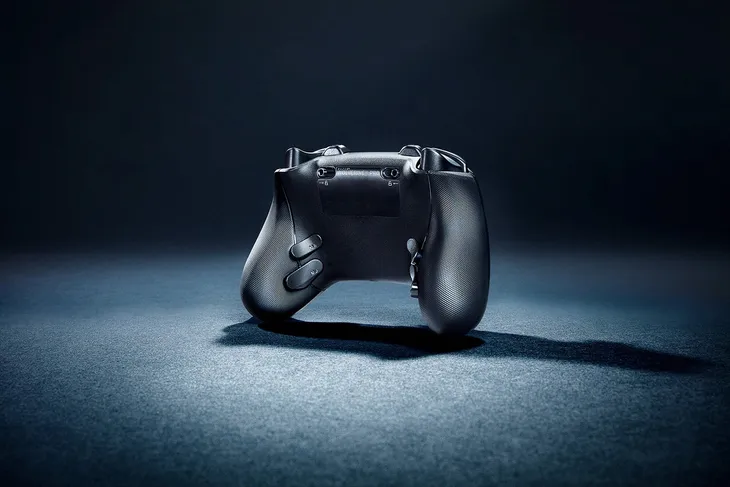 gamepad-razer-wolverine-v3-pro-pc-xbox-bezprzewodowy-hall-effect-marka-razer