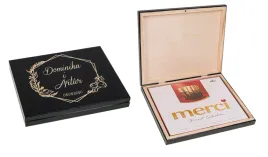 prezent-na-slub-rocznice-pudelko-na-merci-grawer