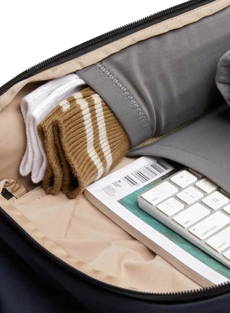 bellroy-plecak-miejski-niebieski-zapiecie-zamek
