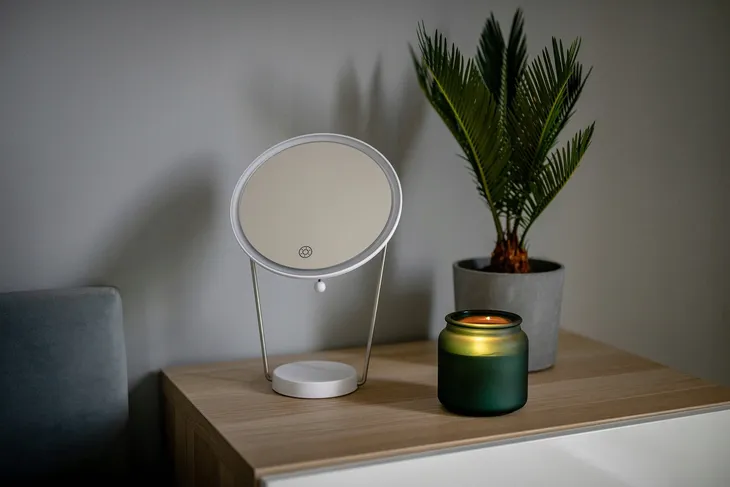 lusterko-stojace-bialy-humanas-kolor-bialy